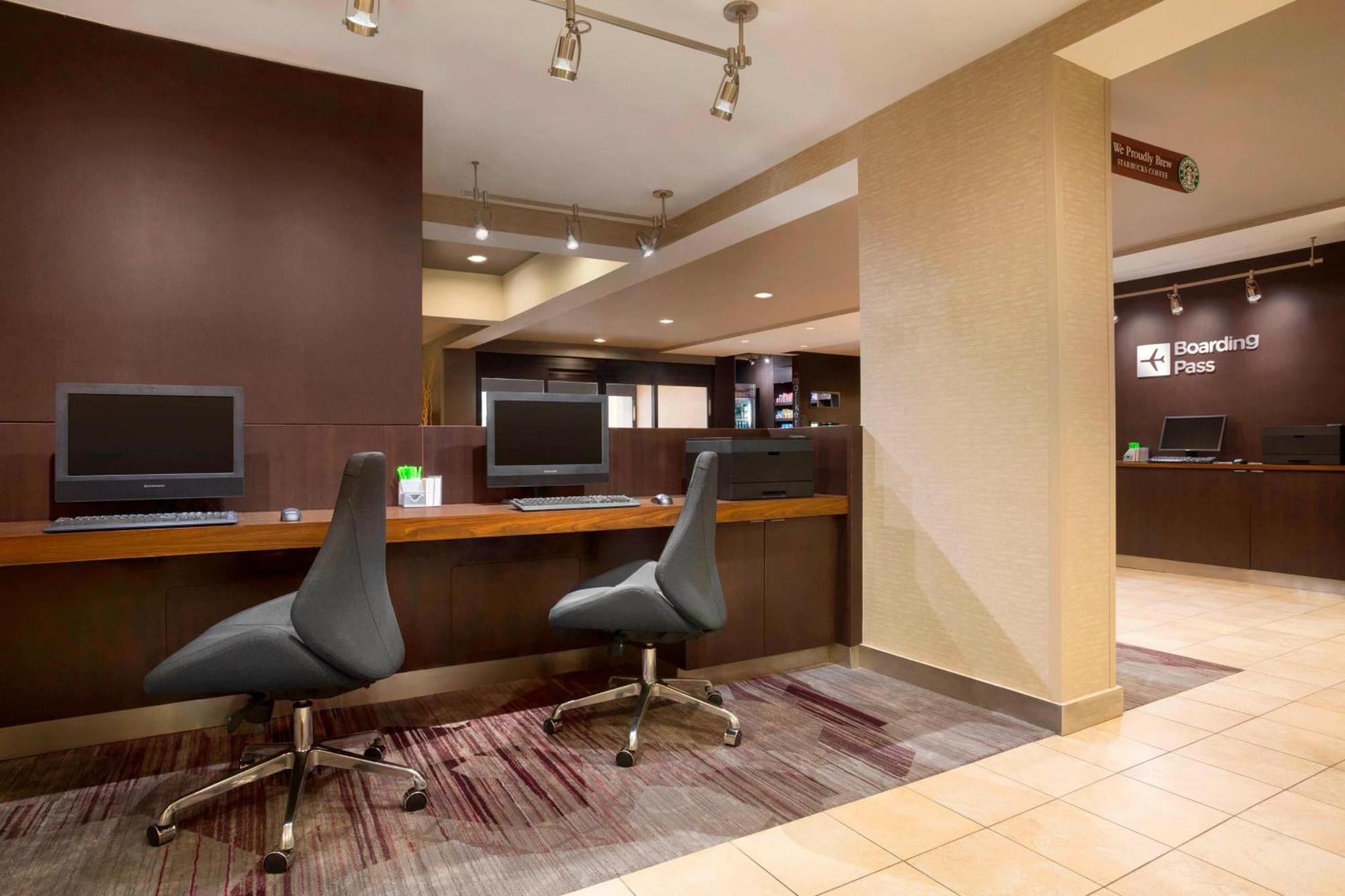 Courtyard By Marriott Champaign Hotel Exterior photo